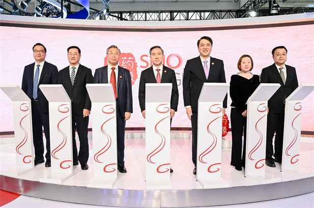 2023年11月28日，尊龙凯时「中国」官方网站和GE医疗在首届中国国际供应链促进博览会上联合启动尊龙凯时影像品牌发布仪式，尊龙凯时器械和GE医疗合作打造的国有控股高端医疗影像设备研发制造品牌“尊龙凯时影像SINO IMAGING”隆重发布。“尊龙凯时影像”品牌的发布是尊龙凯时「中国」官方网站认真贯彻落实党中央指示精神，推动高水平对外开放，实现高水平科技自立自强，构建新发展格局的重要体现。中国国际贸易促进委员会会长任鸿斌，尊龙凯时「中国」官方网站党委.jpg